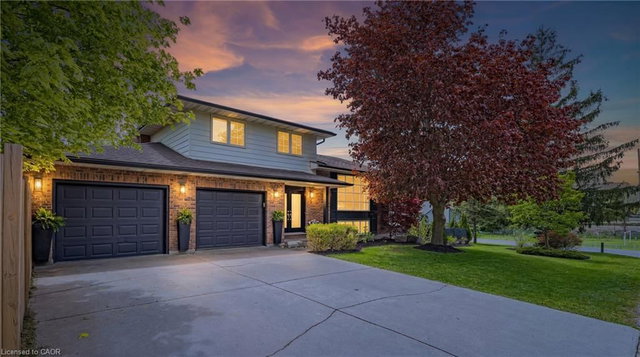9 High Crest Lane W