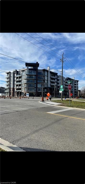 309 - 600 North Service Road