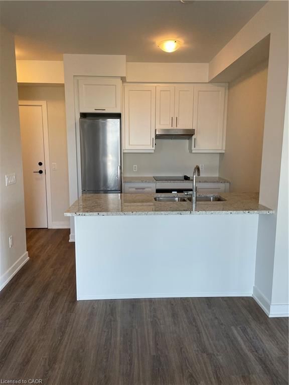 309 - 600 North Service Road