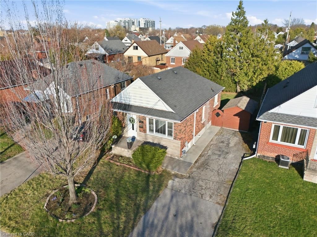 Single Family Residence sold at 171 Glencairn Avenue, Hamilton, ON, L8K 3N8 - Bartonville/Glenview - MLS: 40807724
