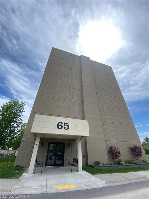 502 - 65 Highland Crescent