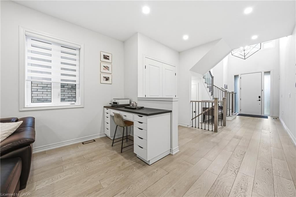 Single Family Residence for sale at 90 Robertson Road, Ancaster, ON, L9K 0H8 - Meadowlands - MLS: 40807999