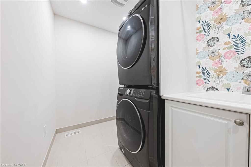 Single Family Residence for sale at 90 Robertson Road, Ancaster, ON, L9K 0H8 - Meadowlands - MLS: 40807999