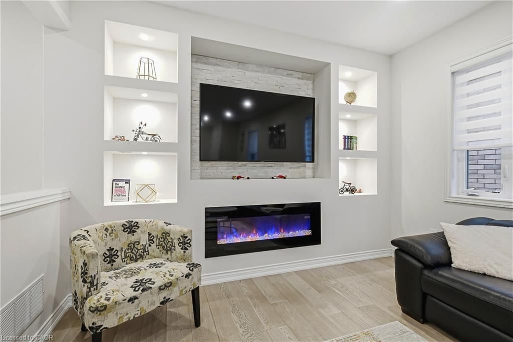 Single Family Residence for sale at 90 Robertson Road, Ancaster, ON, L9K 0H8 - Meadowlands - MLS: 40807999