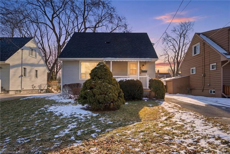 176 Adair Avenue N, Hamilton, Ontario