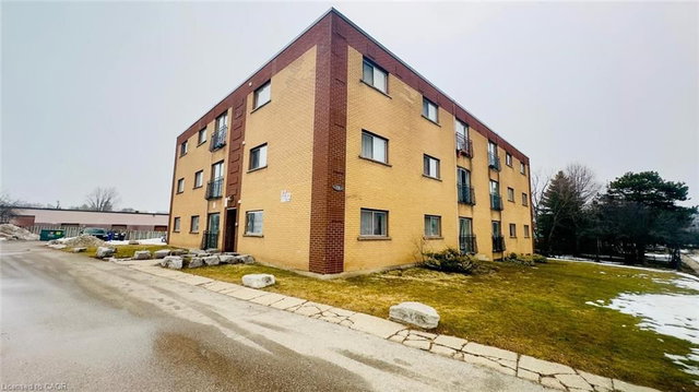 104 - 76 Brybeck Crescent