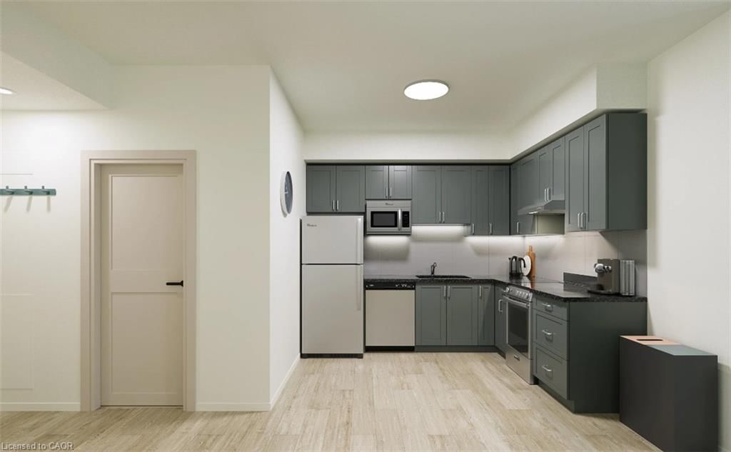 702 - 20 University Avenue E 4