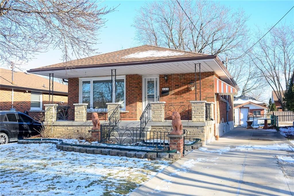 Single Family Residence for lease at 325 East 16th Street, Hamilton, ON, L9A 4K1 - Hill Park - MLS: 40809071