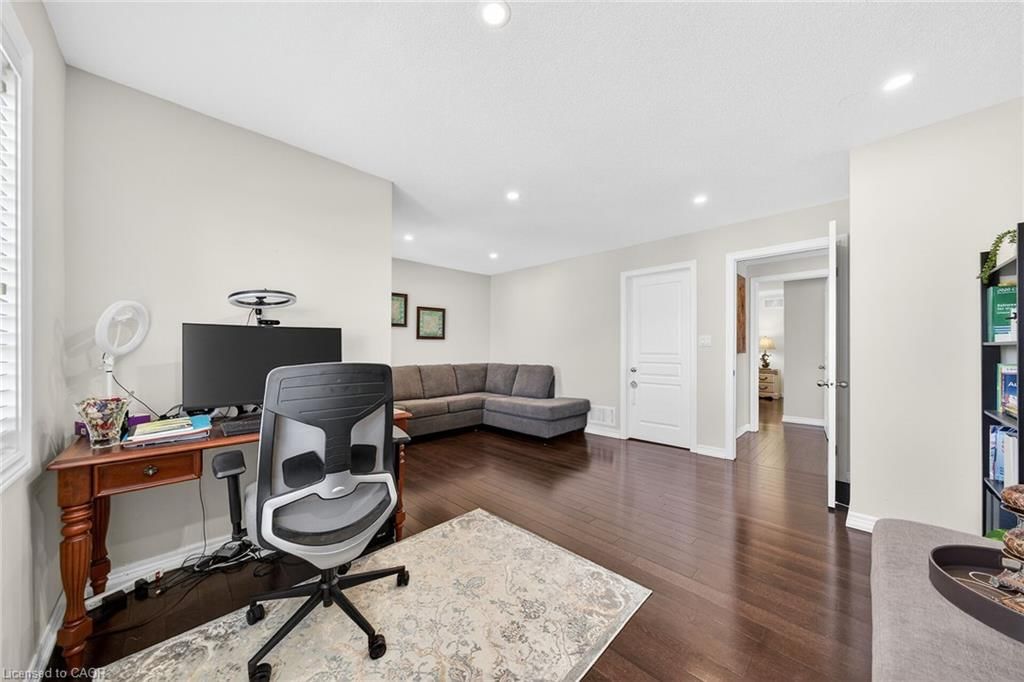 Single Family Residence for sale at 132 Grandell Drive, Ancaster, ON, L9K 0H7 - Meadowlands - MLS: 40809092