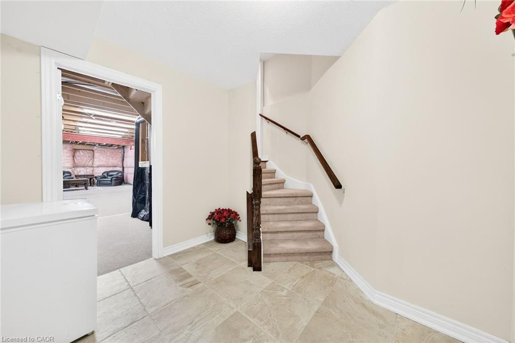 Single Family Residence for sale at 132 Grandell Drive, Ancaster, ON, L9K 0H7 - Meadowlands - MLS: 40809092