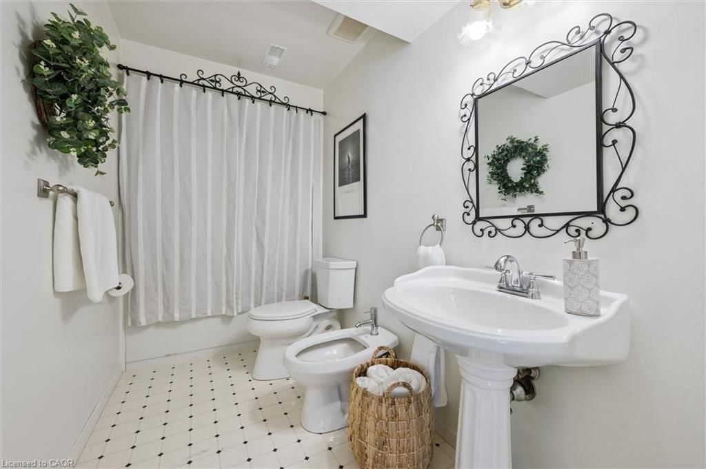 Single Family Residence for sale at 663 Heathcliffe Place, Waterloo, ON, N2T 2P3 - Westvale - MLS: 40809378