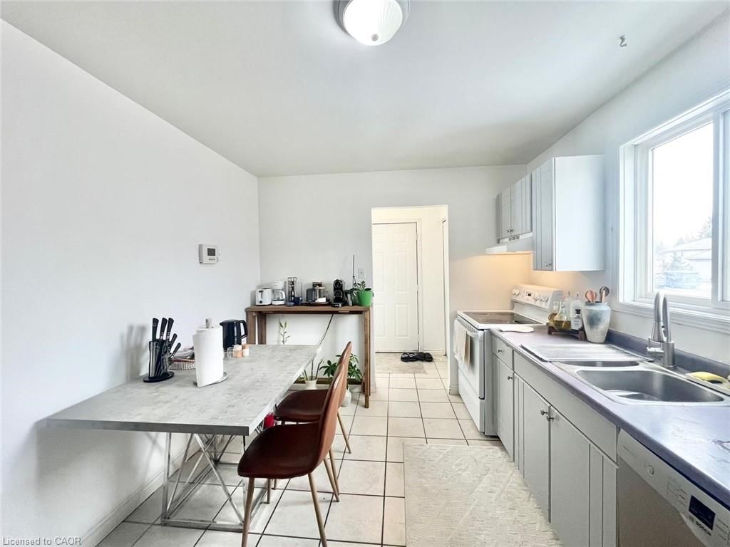 Single Family Residence for sale at 338 Fleming Drive, London, ON, N5V 4Y6 - East D - MLS: 40809393