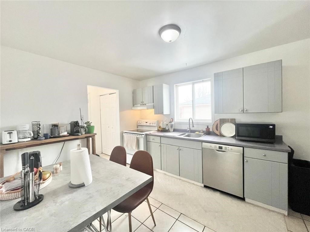 Single Family Residence for sale at 338 Fleming Drive, London, ON, N5V 4Y6 - East D - MLS: 40809393