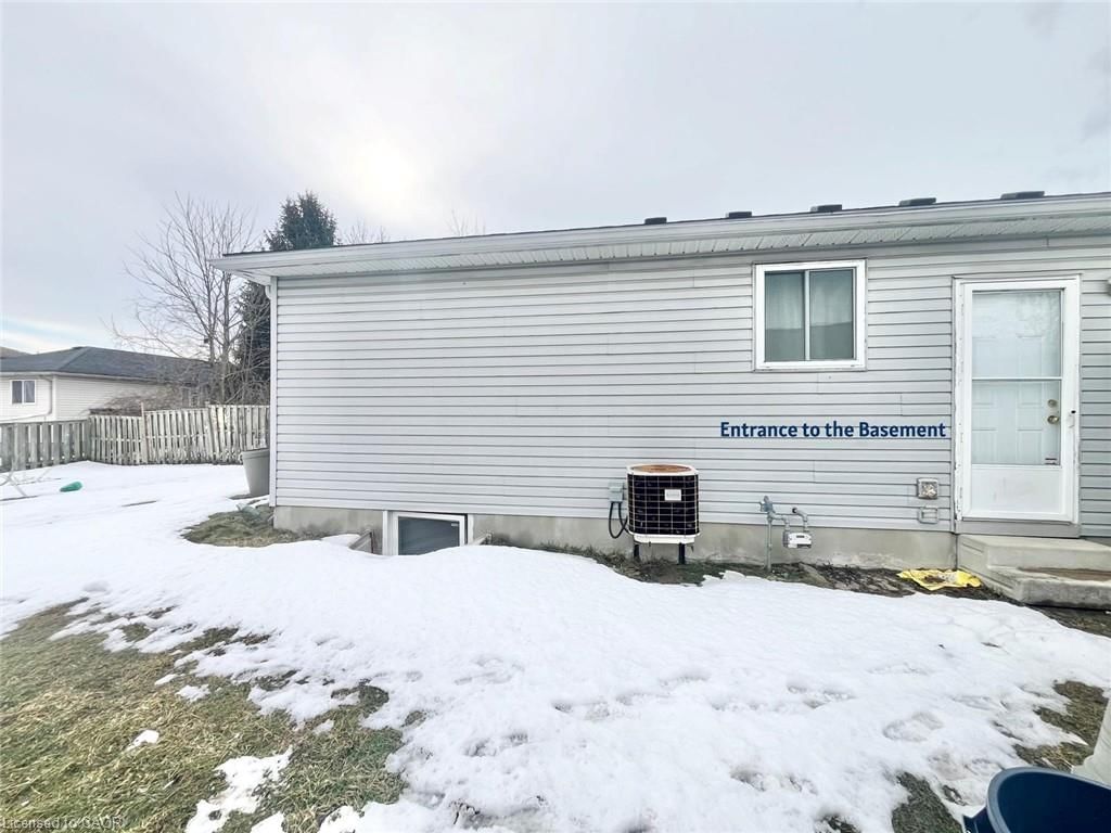 Single Family Residence for sale at 338 Fleming Drive, London, ON, N5V 4Y6 - East D - MLS: 40809393