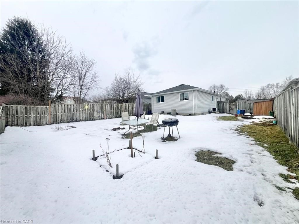 Single Family Residence for sale at 338 Fleming Drive, London, ON, N5V 4Y6 - East D - MLS: 40809393