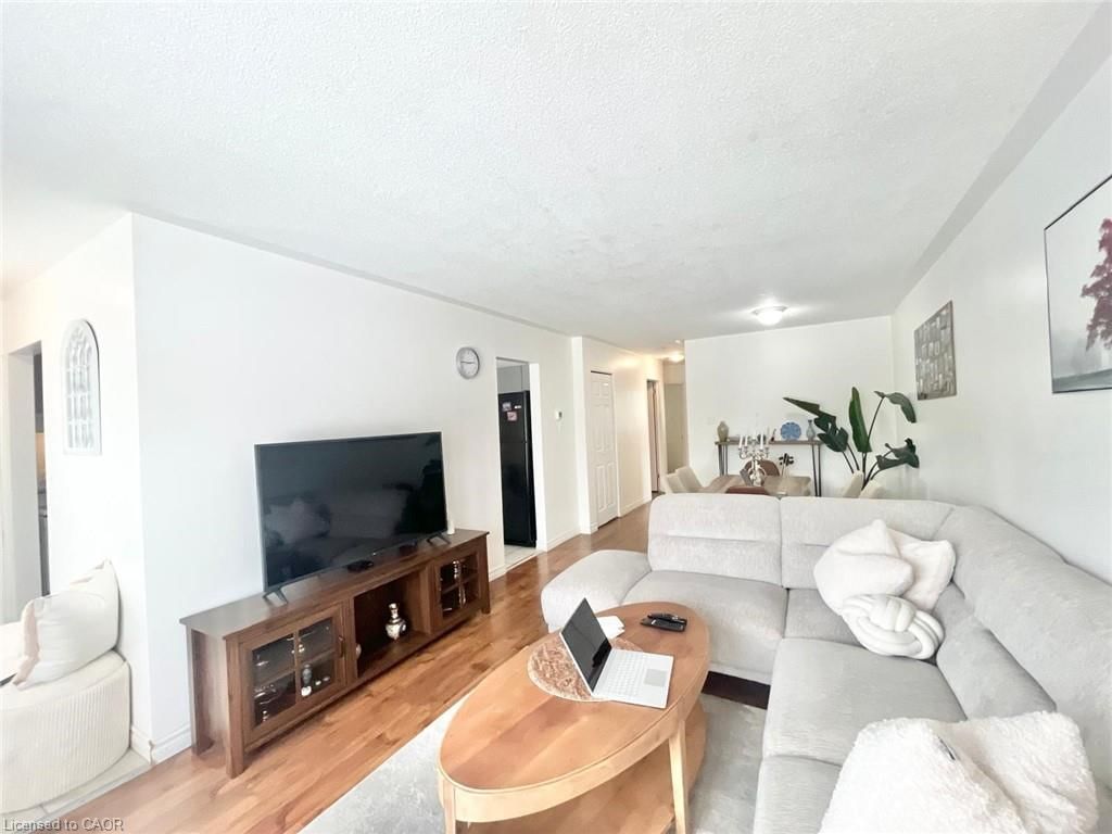 Single Family Residence for sale at 338 Fleming Drive, London, ON, N5V 4Y6 - East D - MLS: 40809393