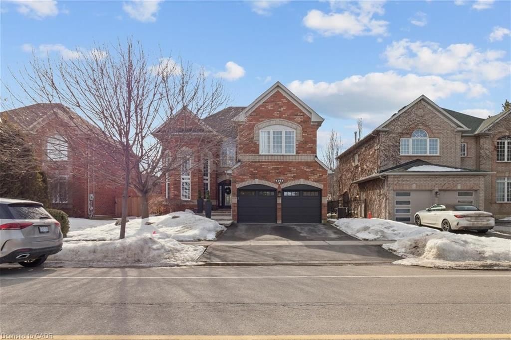 Single Family Residence sold at 4263 Millcroft Park Drive, Burlington, ON, L7M 4J6 - Millcroft - MLS: 40809400