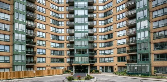 808 - 237 King Street W