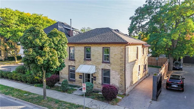 3 - 113 Brant Avenue