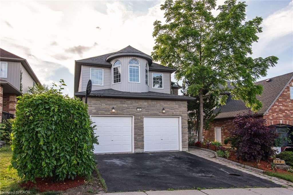 Single Family Residence sold at 11 Apple Ridge Drive, Kitchener, ON, N2P 2R8 - Pioneer Park/Doon/Wyldwoods - MLS: 40809790