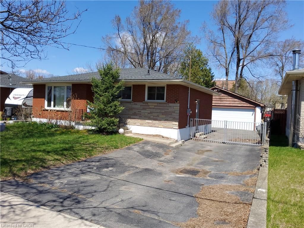Single Family Residence for sale at 7 Usher Street, Brantford, ON, N3R 1B8 - Terrace Hill - MLS: 40809859