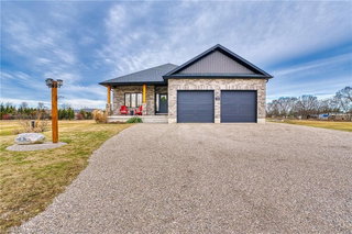 33 Wellington Street S