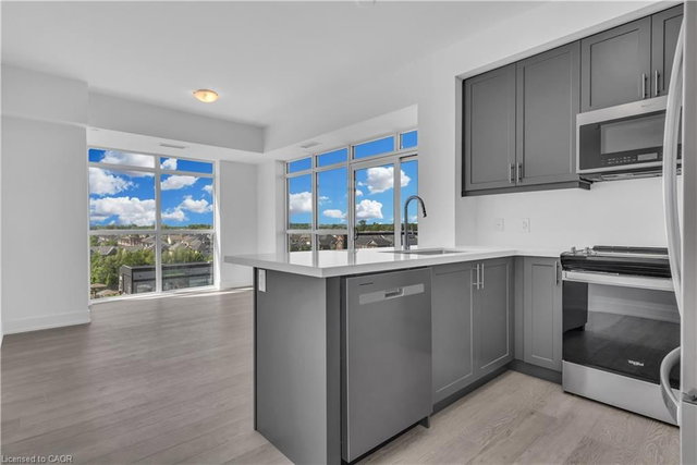 605 - 470 Dundas Street