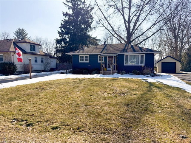 52 Davis Street W
