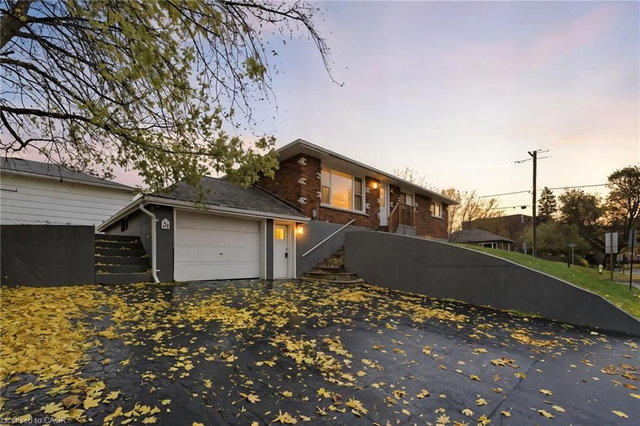 31 Oakwood Avenue