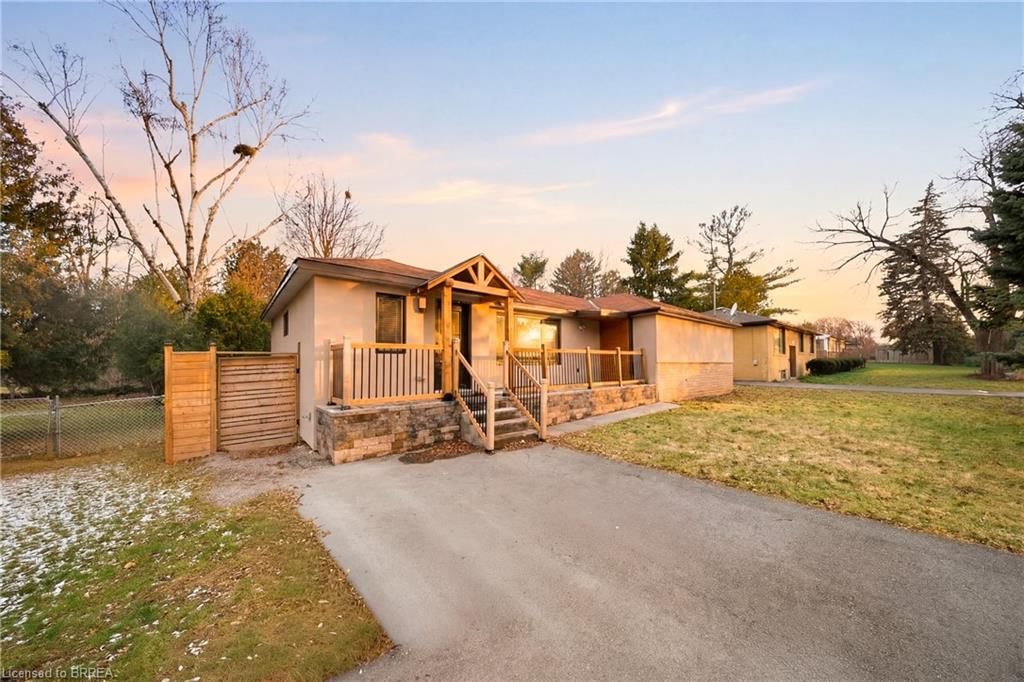 Single Family Residence for sale at 208 Glen Oak Drive, Oakville, ON, L6K 2J2 - WO West - MLS: 40810772