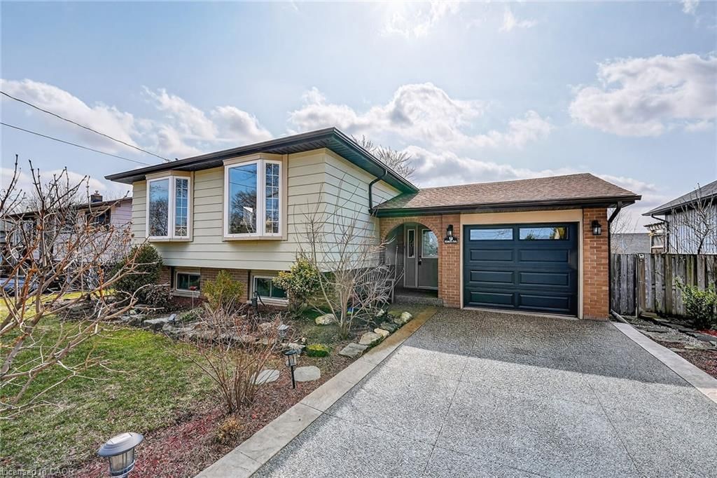 Single Family Residence sold at 9 Sidare Court, Grimsby, ON, L3M 4E8 - Grimsby Beach (540) - MLS: 40811570