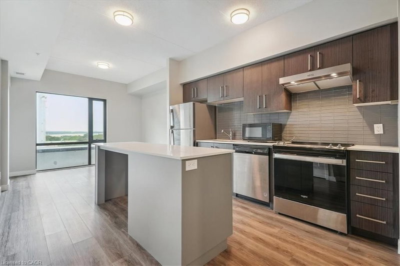 509 - 15 Queen Street S