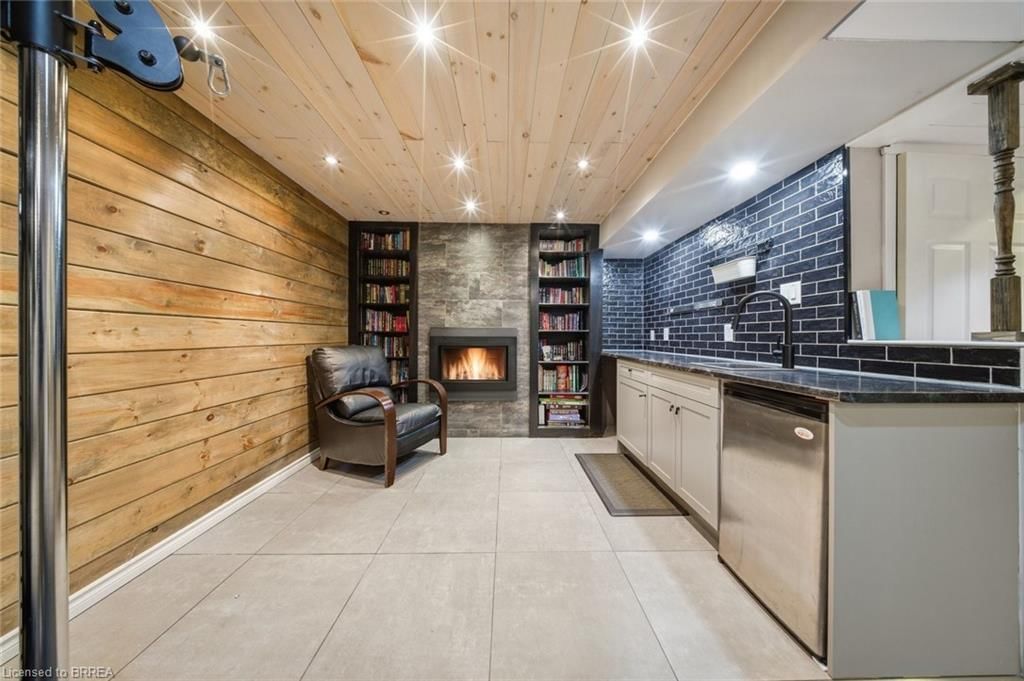 Single Family Residence for sale at 40 Mission Road, Brantford, ON, N3S 0A3 - Mission Estates - MLS: 40811695