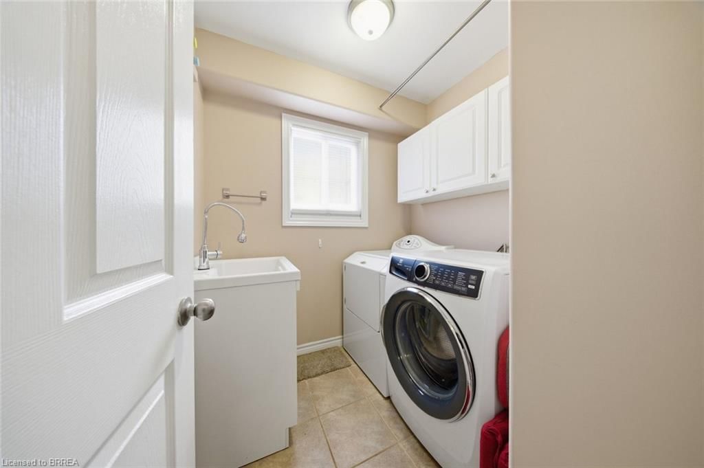 Single Family Residence for sale at 40 Mission Road, Brantford, ON, N3S 0A3 - Mission Estates - MLS: 40811695