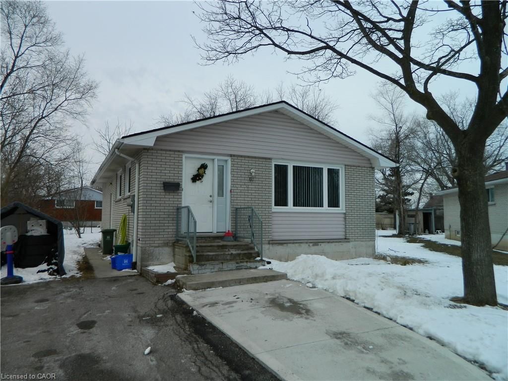 Single Family Residence for lease at Lower-15 Michael Avenue, Hamilton, ON, L8T 2Y2 - Berrisfield - MLS: 40811831