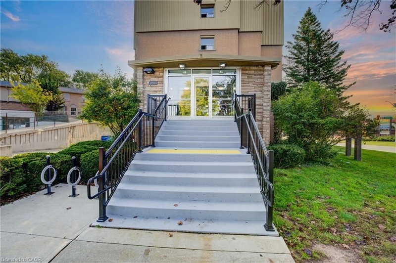 201 - 283 Fairway Road N
