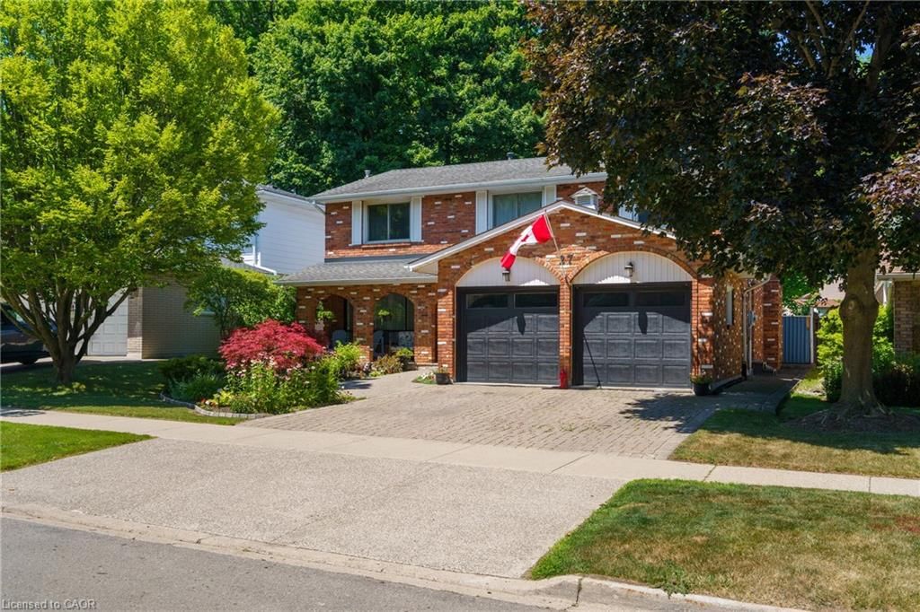Single Family Residence sold at 27 Jerome Park Drive, Hamilton, ON, L9H 6G9 - Highland Park - MLS: 40812145