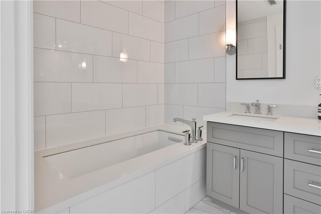 Condo/Apt Unit for sale at 304-2060 Lakeshore Road, Burlington, ON, L7R 0G2 - Central - MLS: 40812412