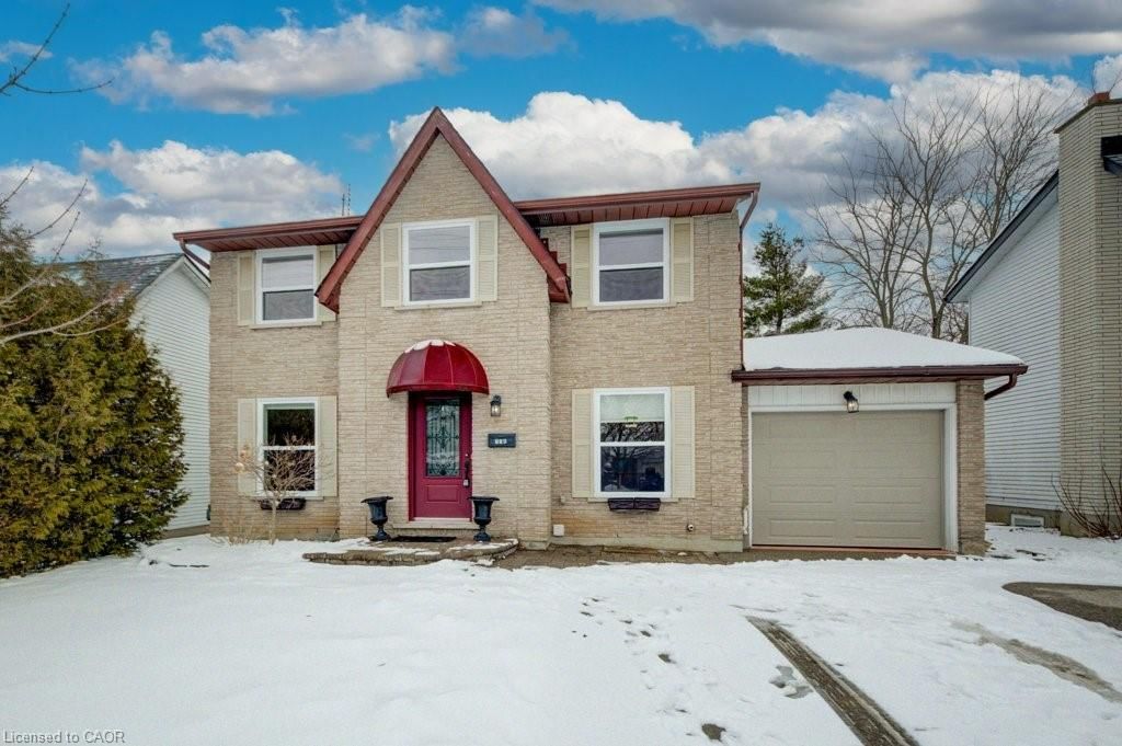 Single Family Residence sold at 776 Scottsdale Drive, Guelph, ON, N1G 3L8 - Kortright West - MLS: 40812487