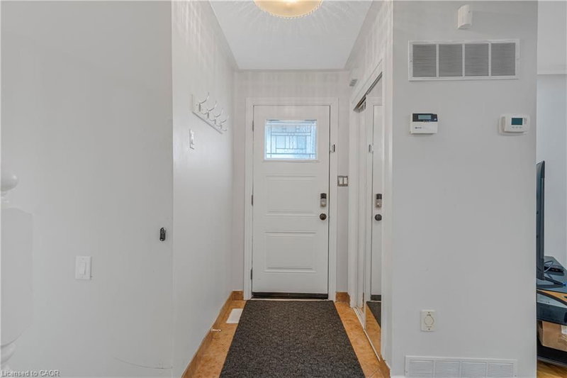 2 Envoy Boulevard