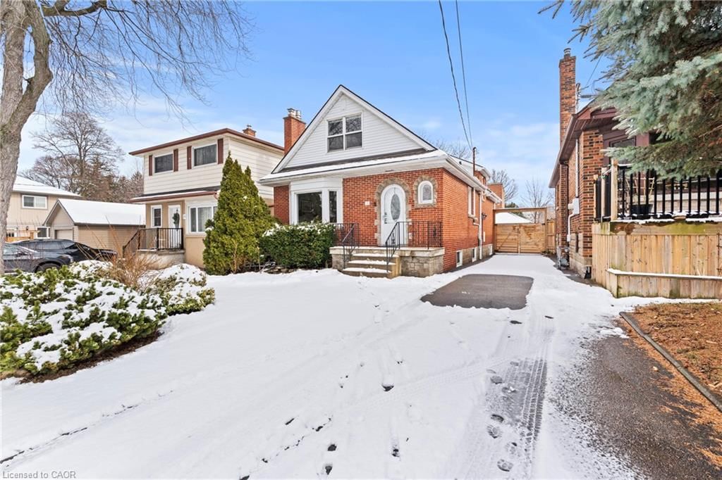 Single Family Residence for sale at 15 Millen Avenue, Hamilton, ON, L9A 2T5 - Centremount - MLS: 40812712