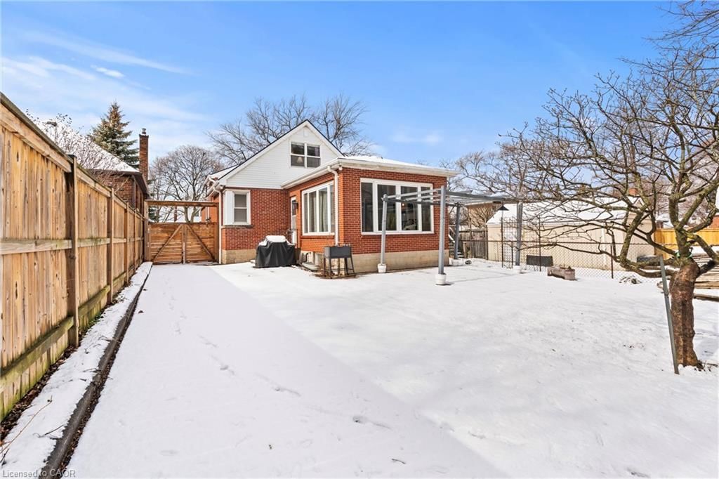 Single Family Residence for sale at 15 Millen Avenue, Hamilton, ON, L9A 2T5 - Centremount - MLS: 40812712