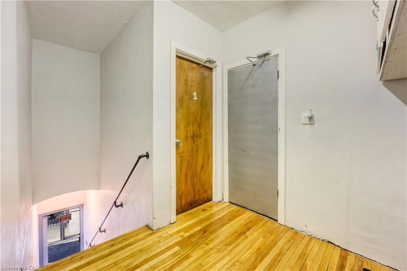 1 Upper - 1548 St. Clair Parkway