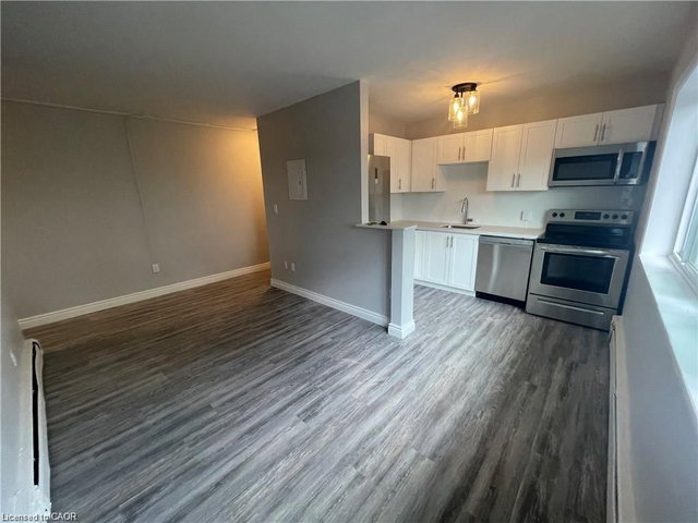 102 - 385 Melvin Avenue