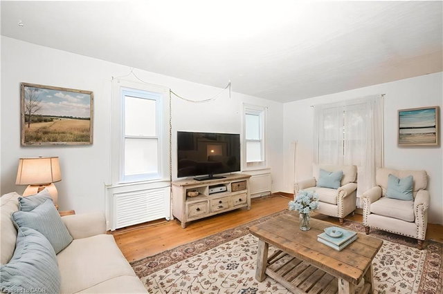 Upper - 33 Merigold Street