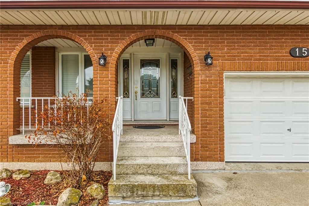 Single Family Residence for sale at 15 Fairington Crescent, Hamilton, ON, L8E 3N3 - Kentley - MLS: 40812902