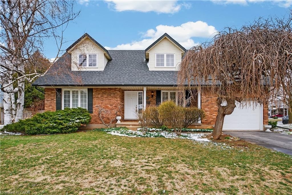 Single Family Residence sold at 133 Central Avenue, Grimsby, ON, L3M 4Z3 - Grimsby East (542) - MLS: 40813178