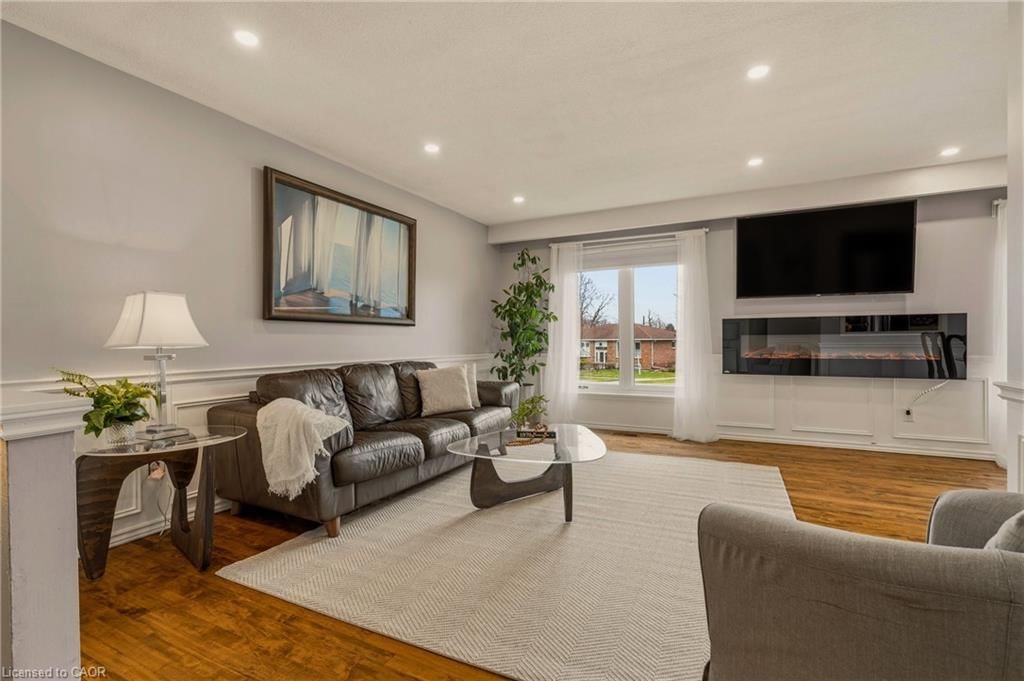 Single Family Residence for sale at 21 Milverton Close, Waterdown, ON, L8B 0B1 - Waterdown East - MLS: 40813217