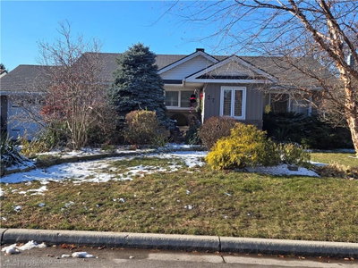 27 Hepburn Avenue