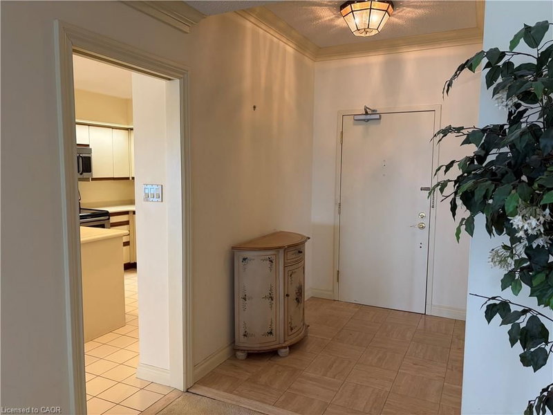 25 - 2220 Lakeshore Road